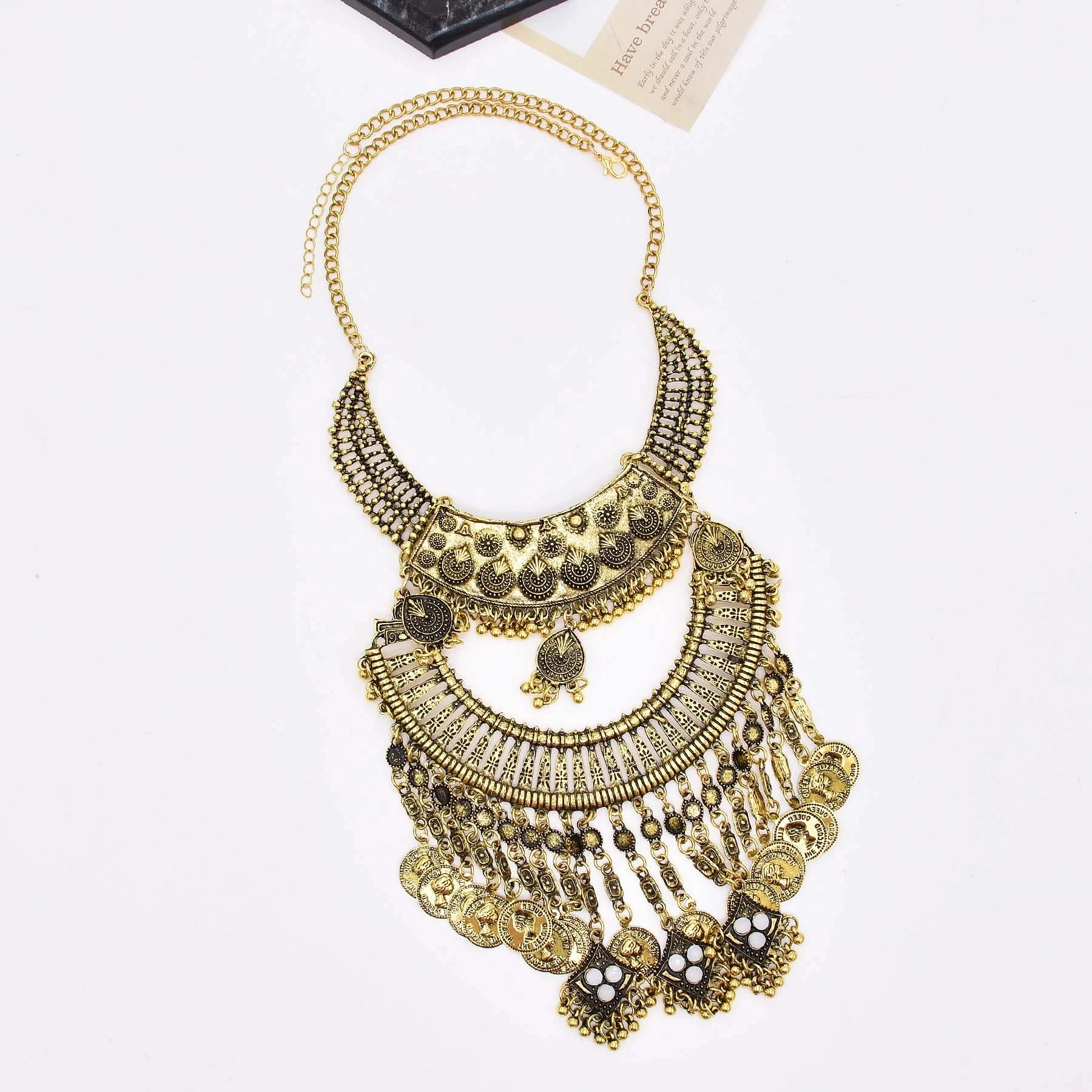 Collier bavoir rétro doré gita - Ethnic Fashion Pakistan avis et prix